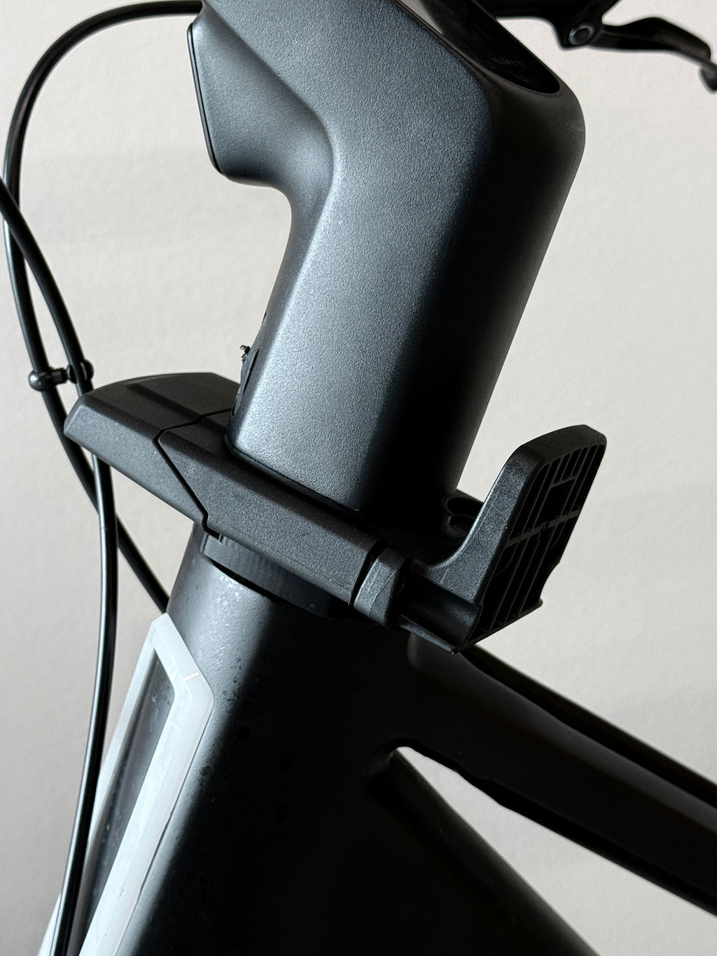 Thule Yepp adapter voor een kinderzitje op Veloretti TWO